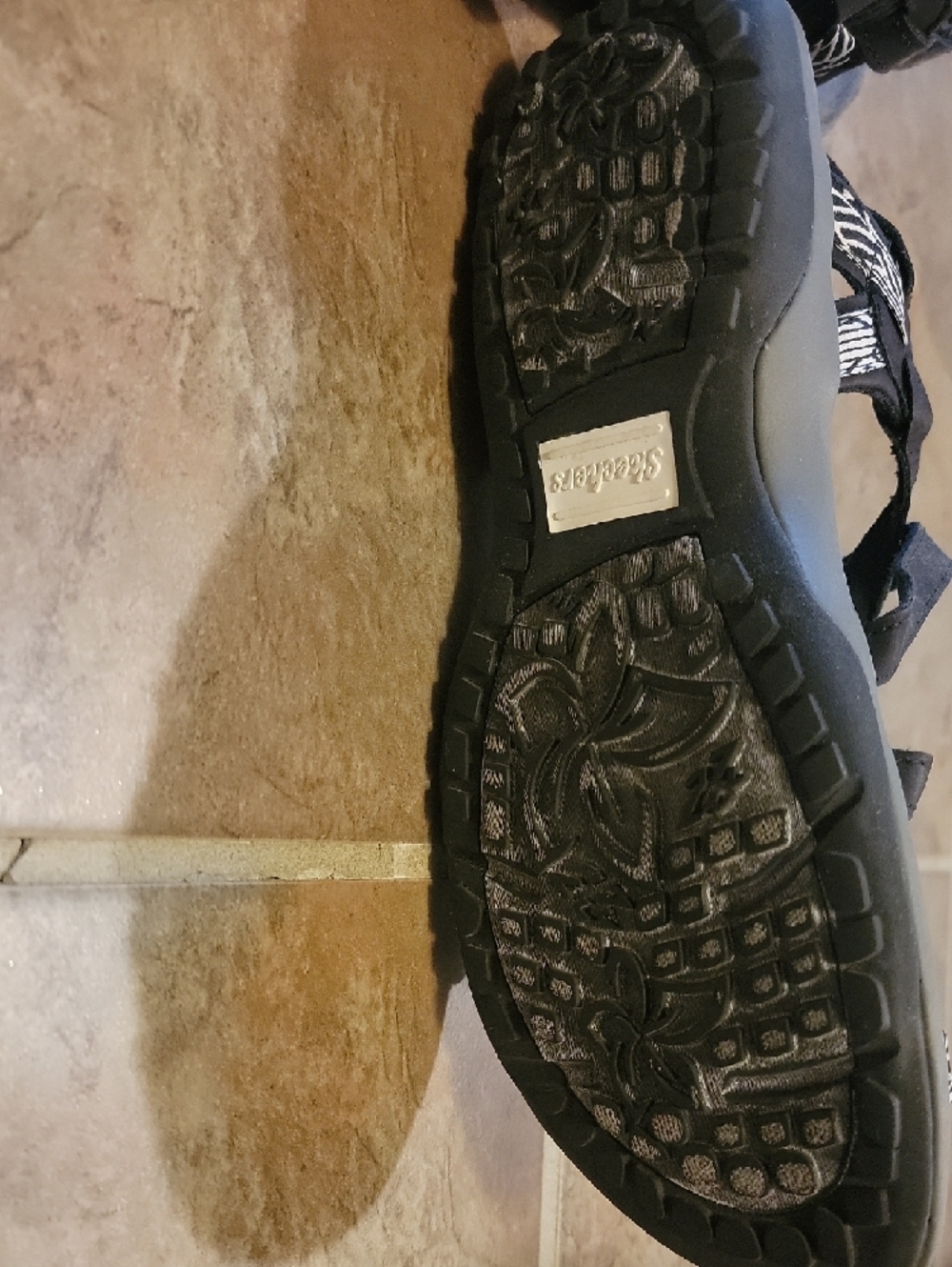 Skechers Black Strappy Women's Memory Foam Sandals with Patterned Accent - Picture 2 of 5